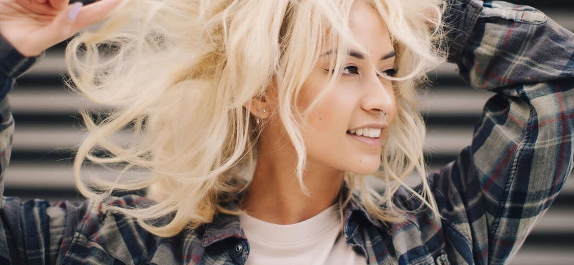 lady with blond hair